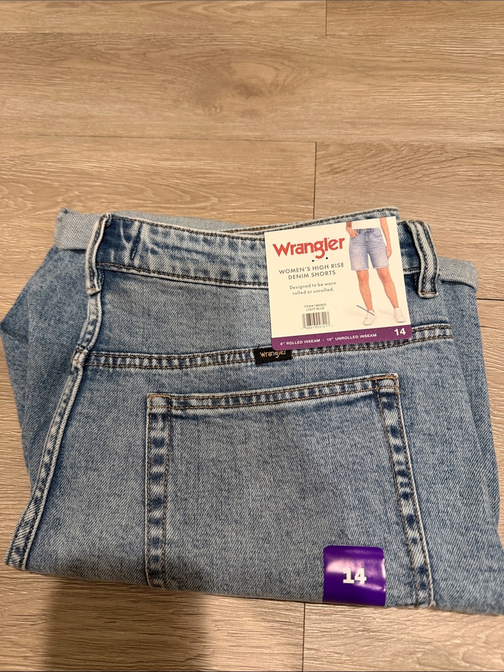 Wrangler Women’s High Rise women size 14 Light Blue Denim Shorts